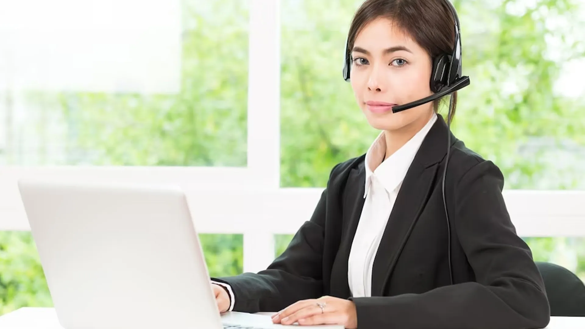 Đội ngũ hỗ trợ khách hàng chuyên nghiệp của luck8