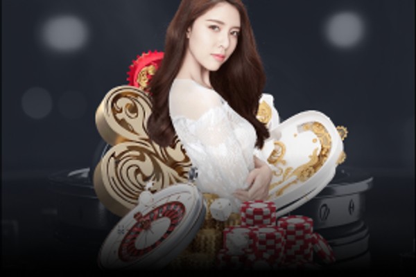 Biểu tượng chat trực tuyến với nhân viên hỗ trợ luck8